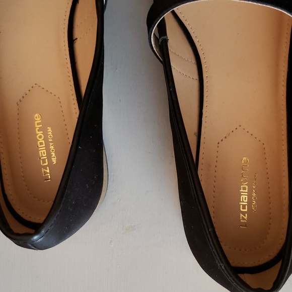 Liz Claiborne Santry ballet flat satin finish w/ gold heel NWOT - Picture 3 of 8